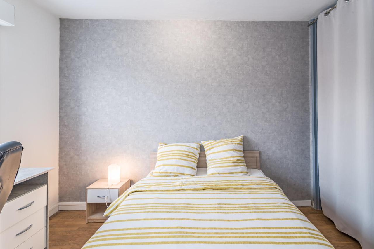 Spacieux Appartement - 6 Personnes - Parking Gratuit Saint-André-les-Vergers Buitenkant foto